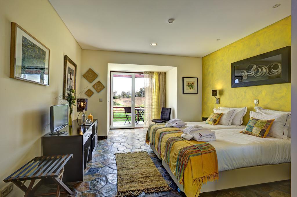 Monte Xisto Country Charm Hotel Santiago do Cacem Ruang foto
