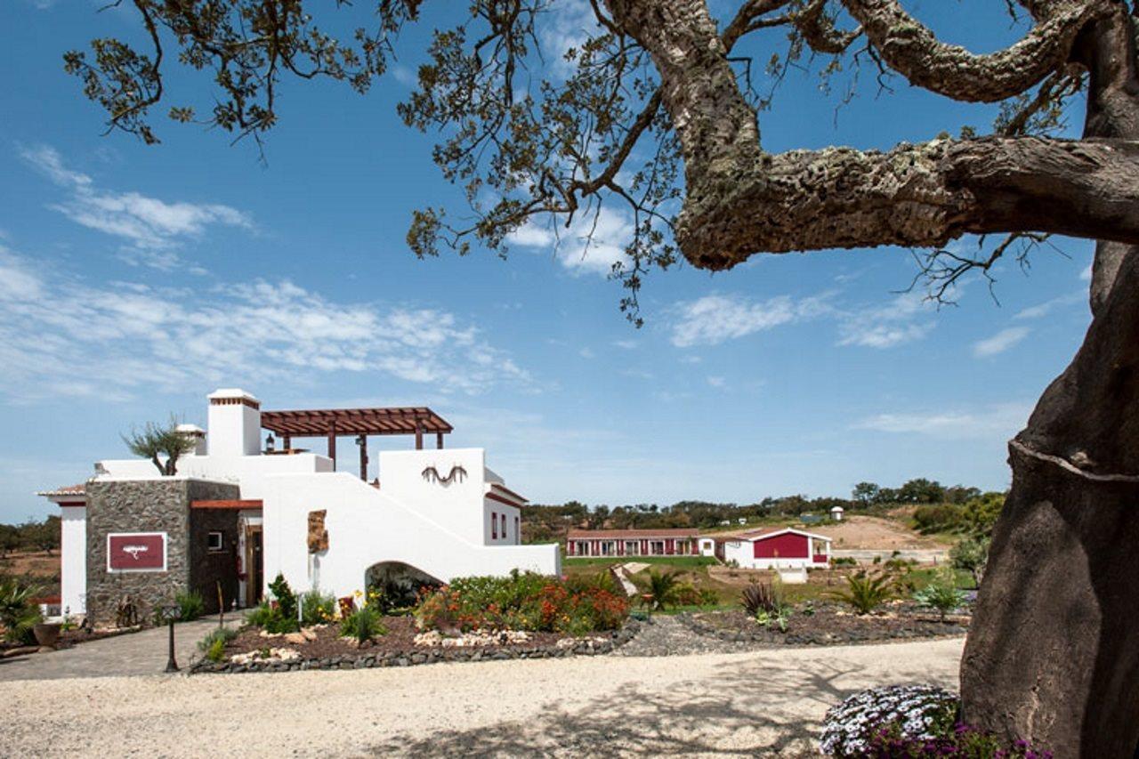 Monte Xisto Country Charm Hotel Santiago do Cacem Bagian luar foto